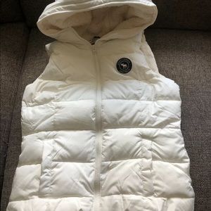 White Hooded Puffer Vest Size XL Abercrombie Kids